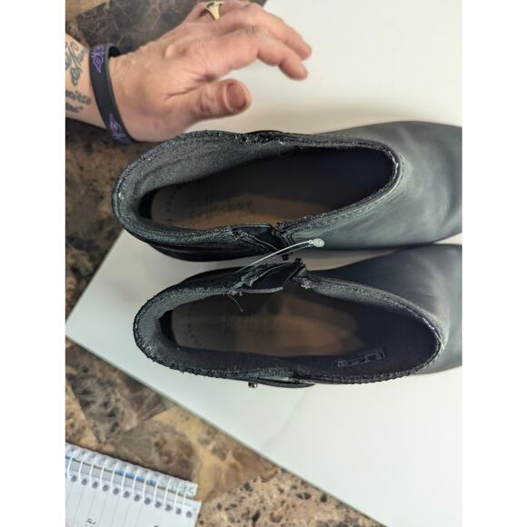 Clark's Addiy Gladys black leather ankle boots - Picture 6 of 6